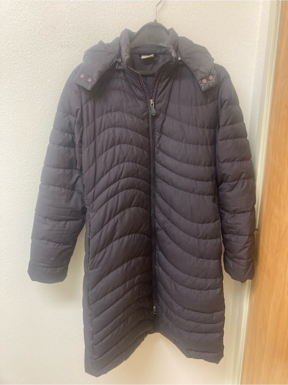 PATAGONIA Women’s Dark Purple Hooded Puffer Goose Down Coat (S)